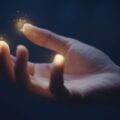 Магическое сияние пальцев рук во сне