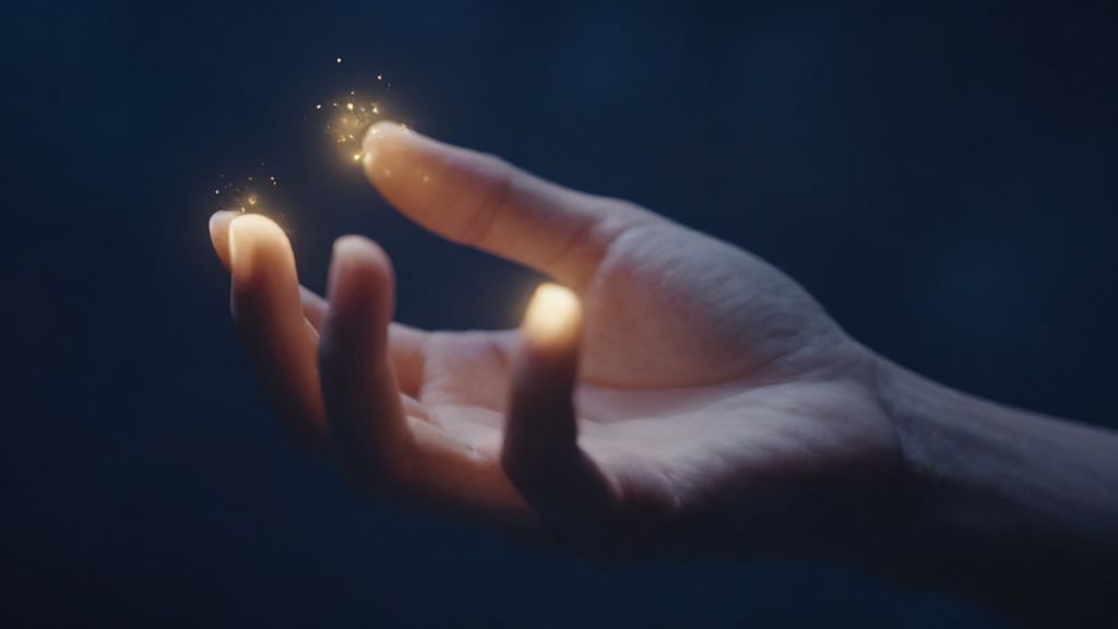 Магическое сияние пальцев рук во сне